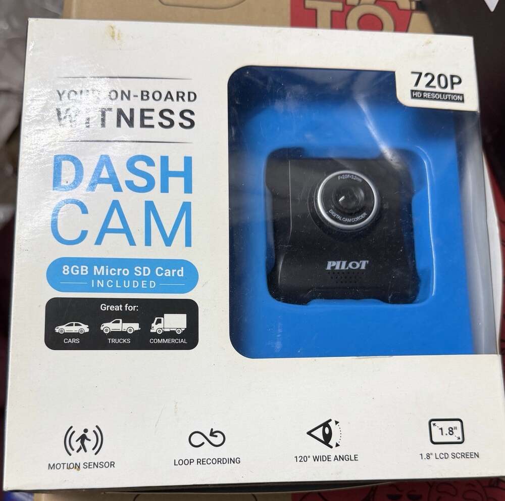 Your On-Board Witness Dash Cam by Pilot 720P HD Resolution 8GB SD NEW